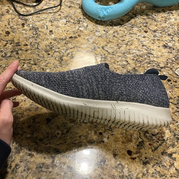 Blue slip on sketchers size 7 women - Picture 5 of 5